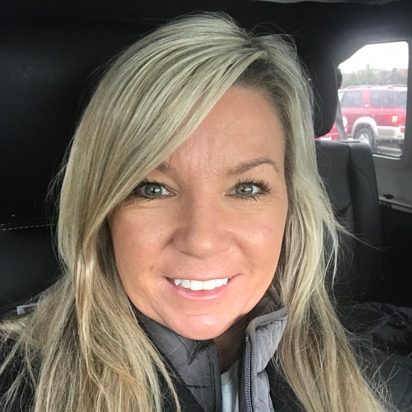 Meet your Posher, Heidi - Picture 2 of 2